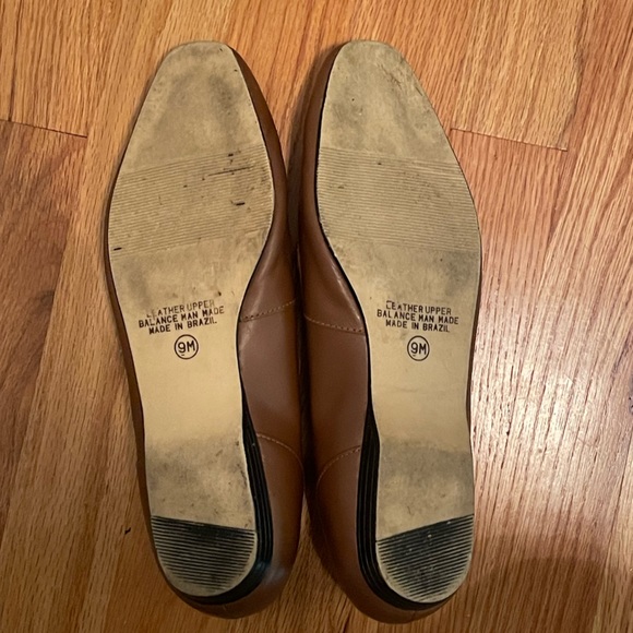 Feather Lite Tan Leather Flats - Picture 3 of 3